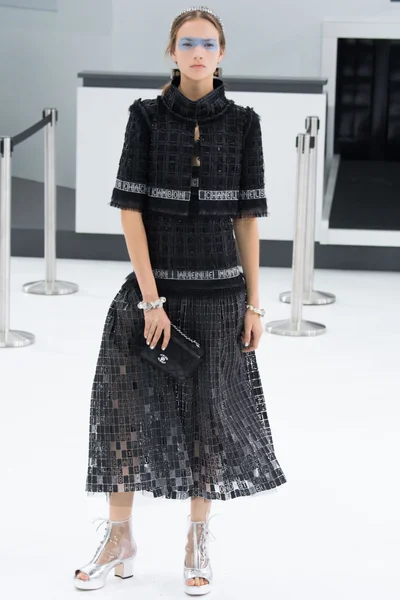 Look 77